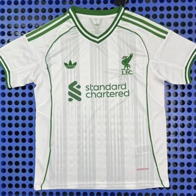 20-25 Liverpool training uniform white