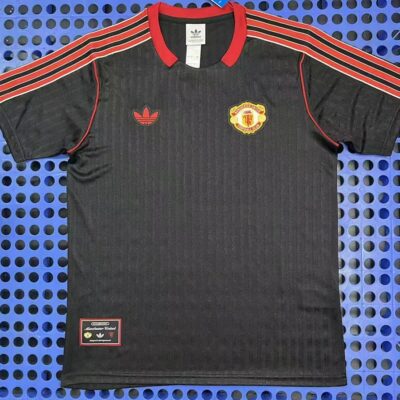 2025 Manchester United Retro T-Shirt Black S-4XL
