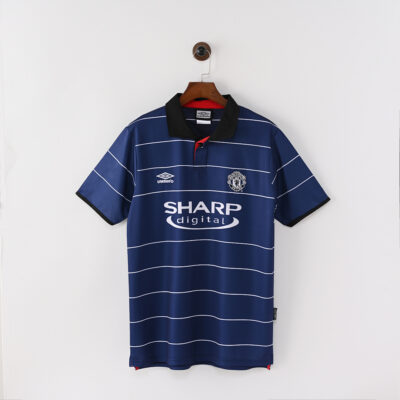 Manchester United away game in the 1999/00 season